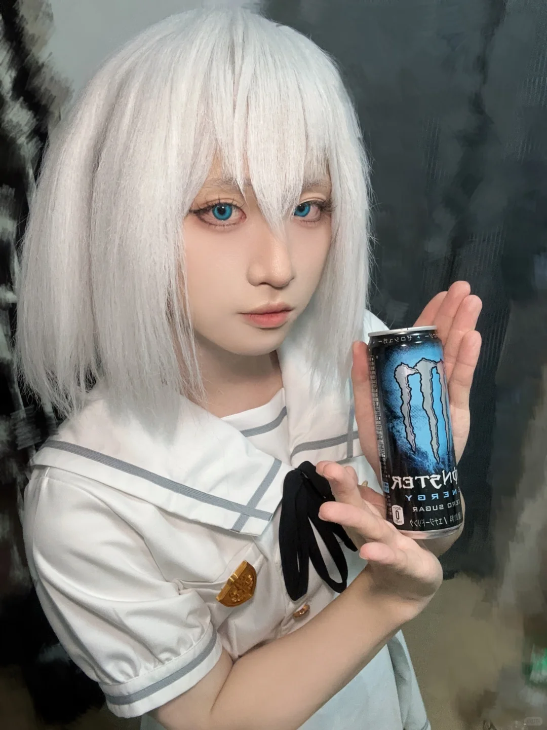 小哥，请喝能量饮料