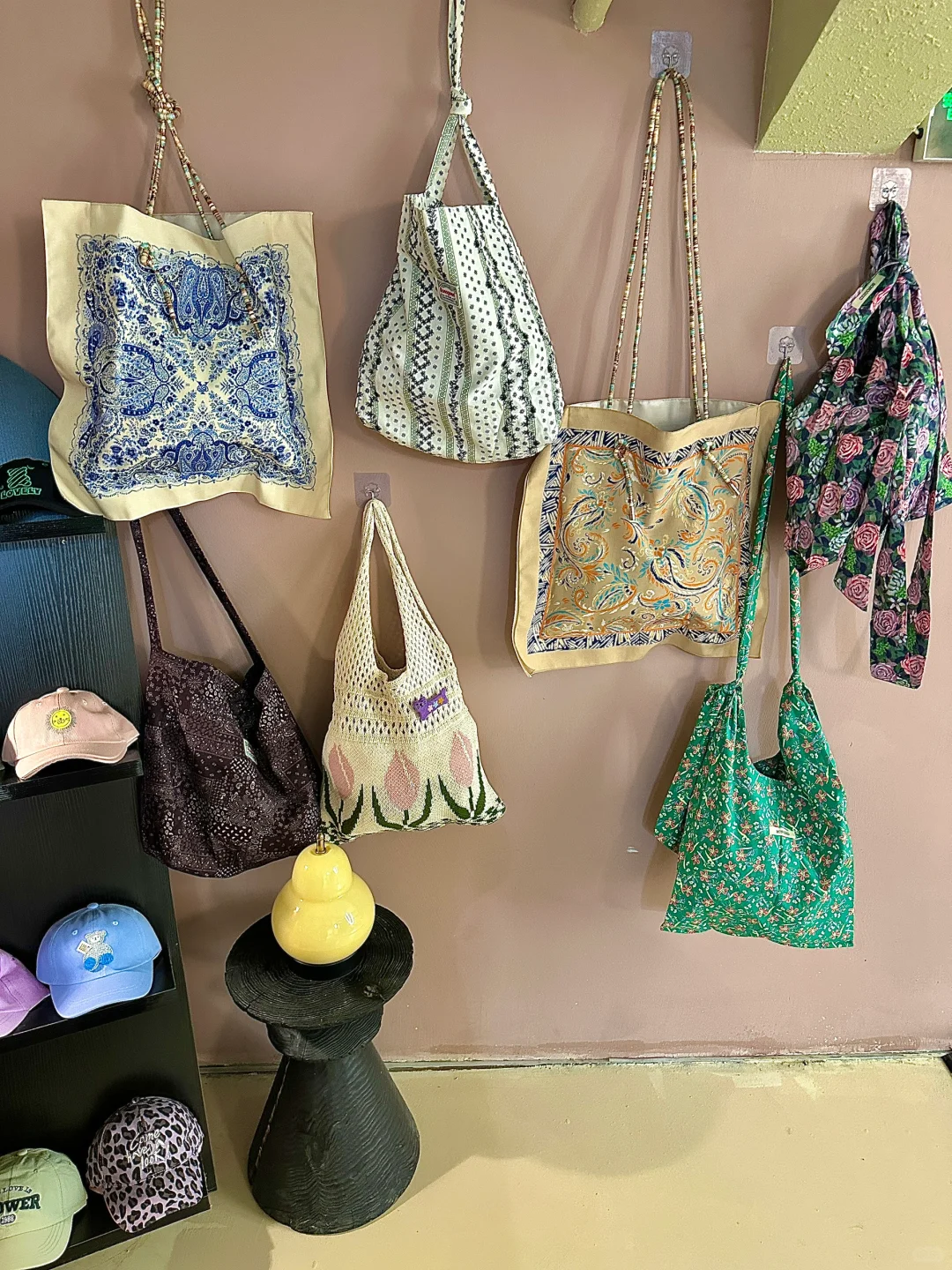 威海真不缺好逛的小店……一整面墙的挂件……