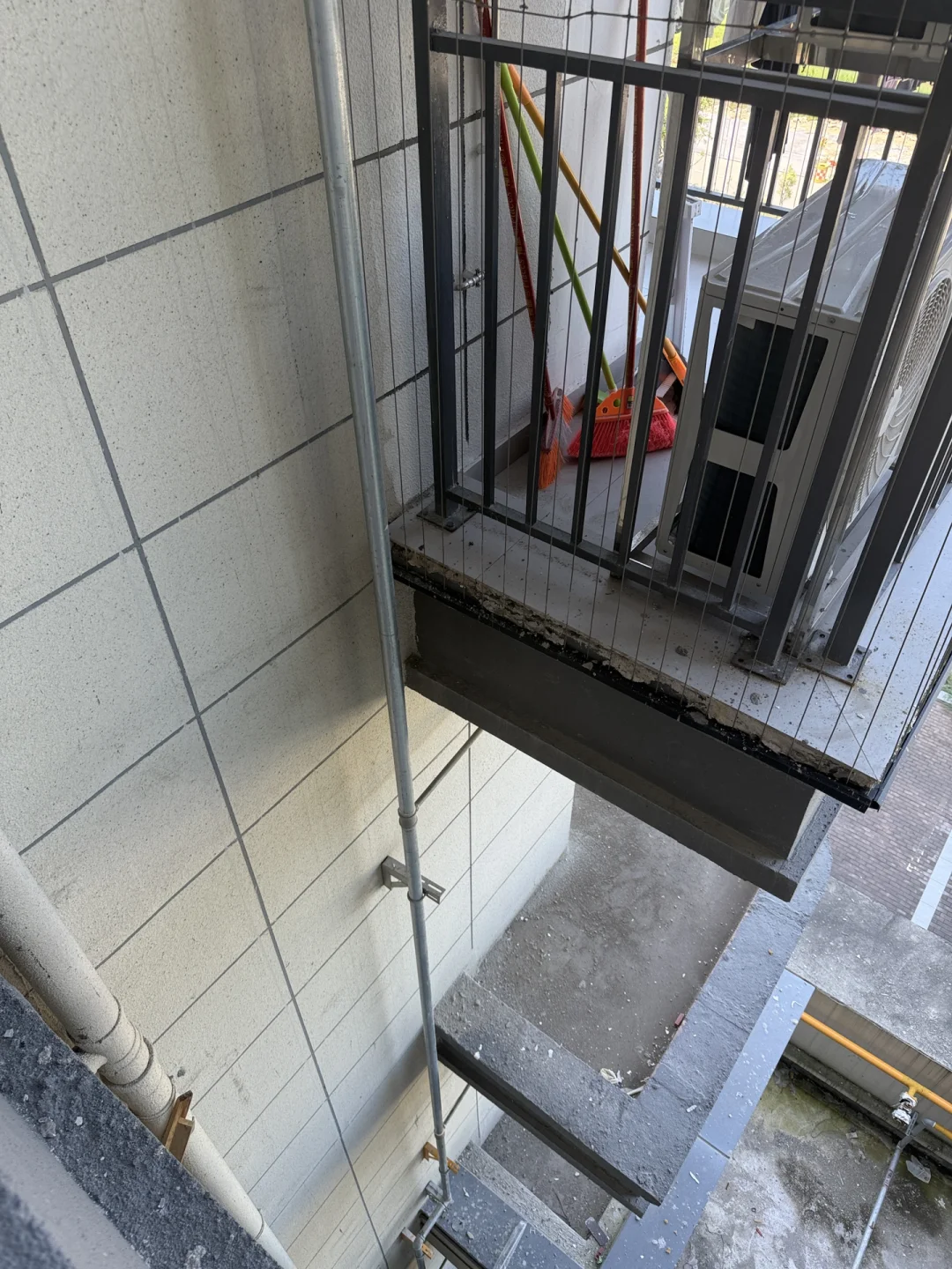 住小区里,居然被入室盗窃(未遂)