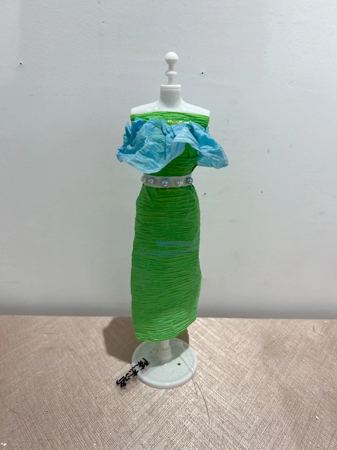 皱纹纸服装设计