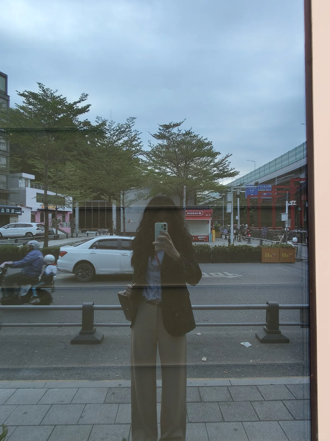 大学生参加广交会好像做了场变成大人的梦