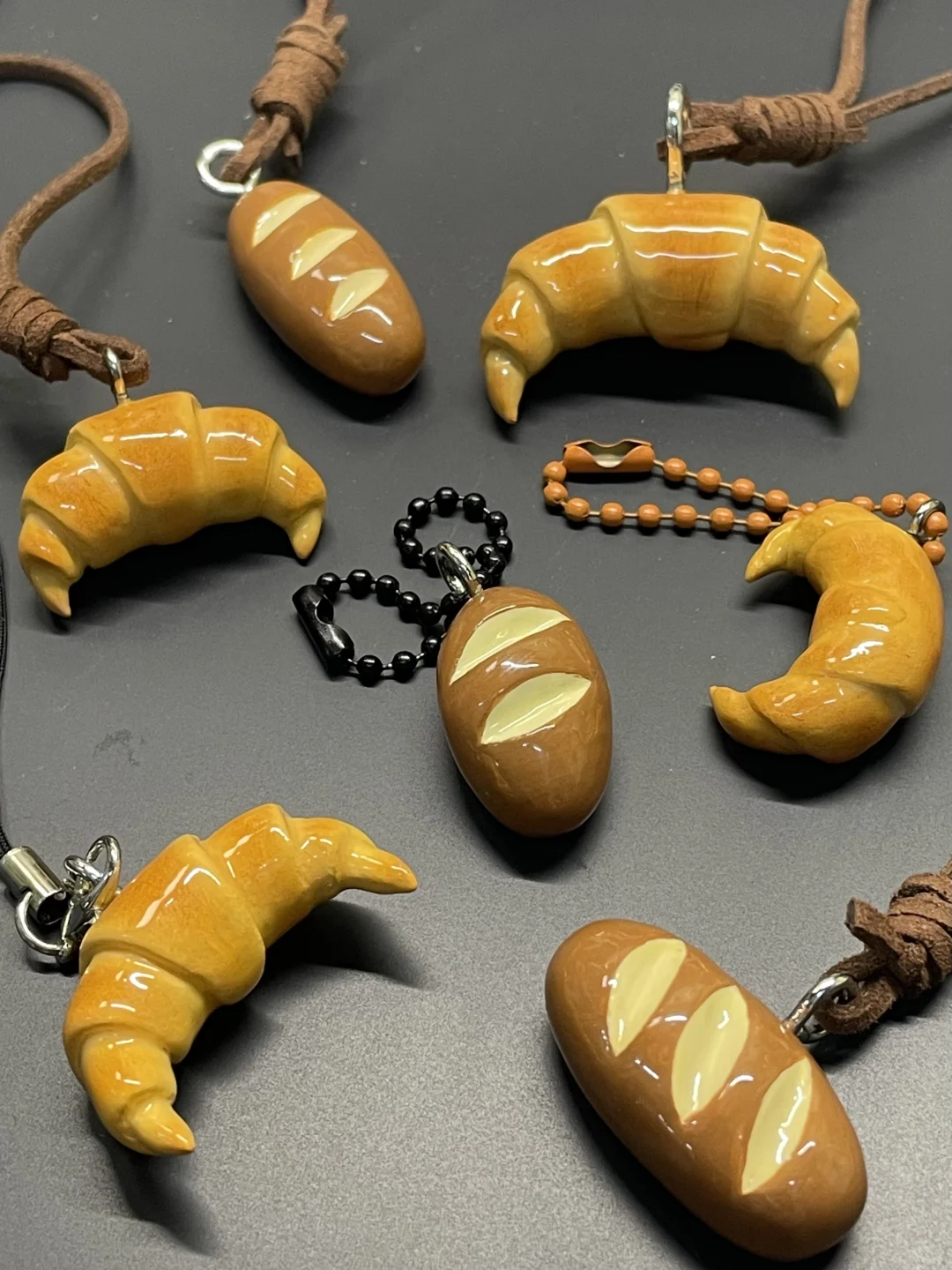 面包-石塑粘土挂件?