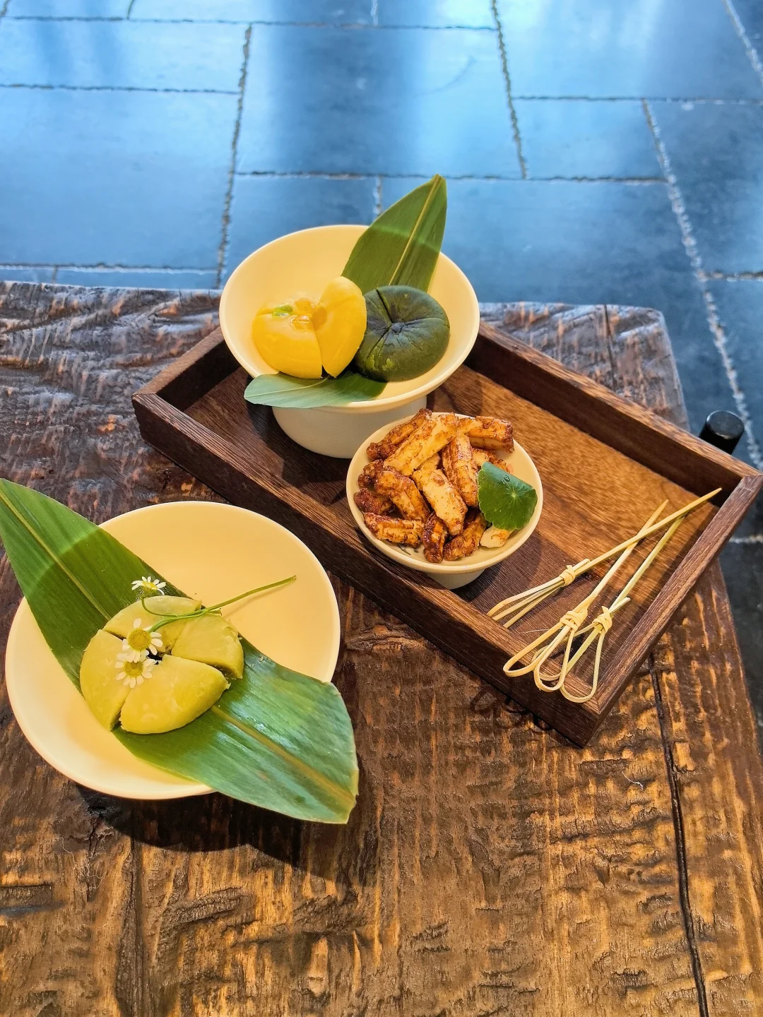 烧玻璃 拿陶瓷 探新店 喝茶 聊天