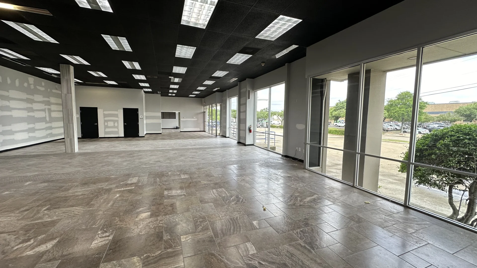 合作：美国达拉斯建材卫浴展厅组合营销