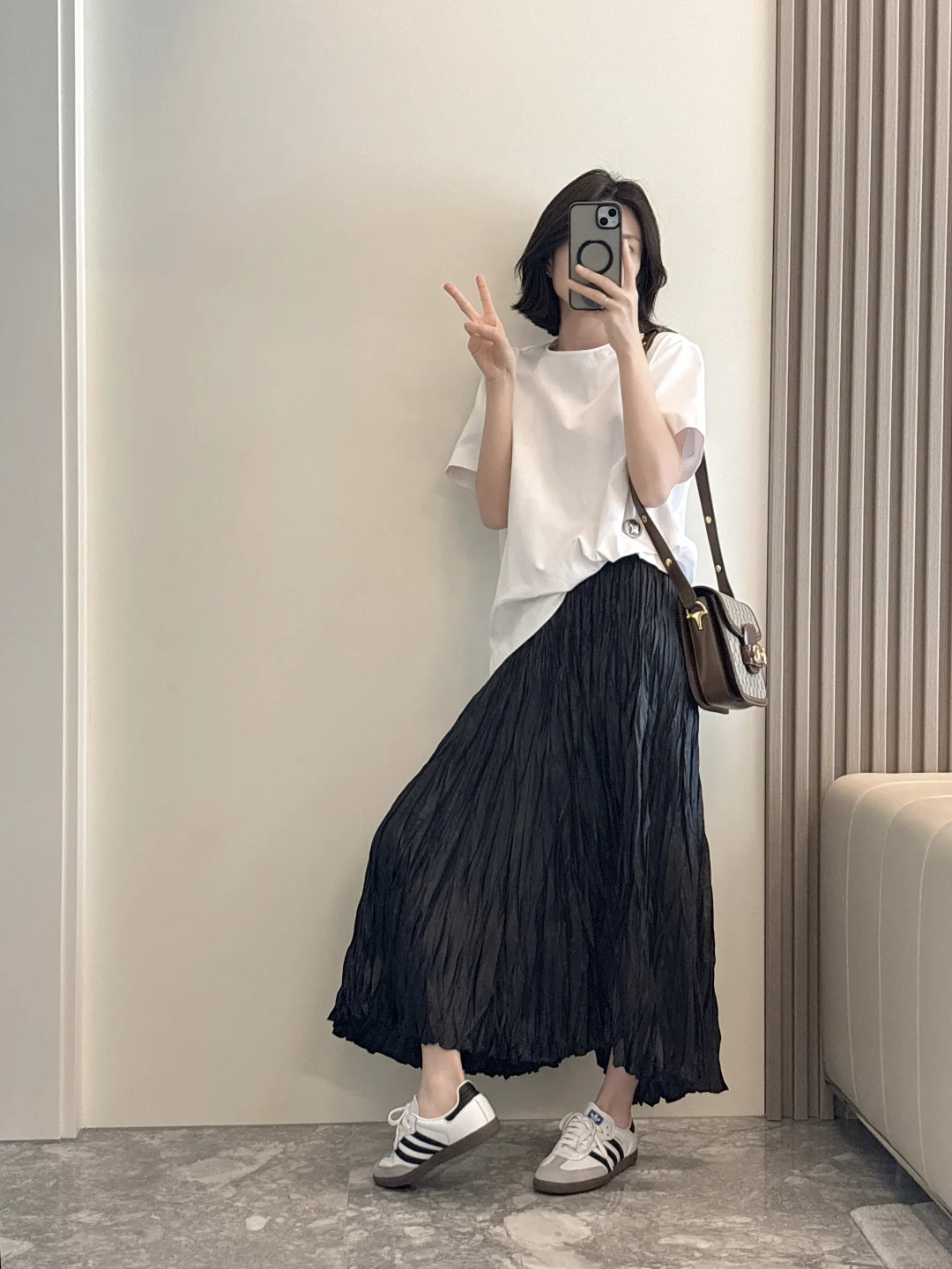 想要氛围感的 这条褶皱半裙可以尝试一下！！