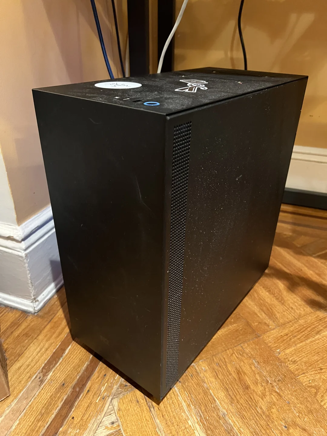 出一台电脑主机,价值$2496,现$1000出