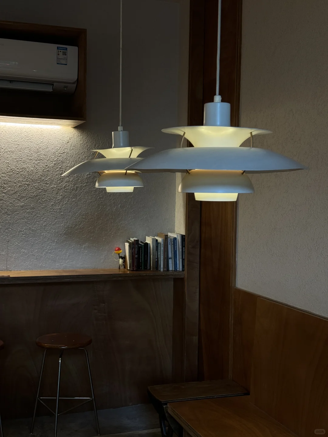 上海｜这家咖啡店的玻璃门太有设计感