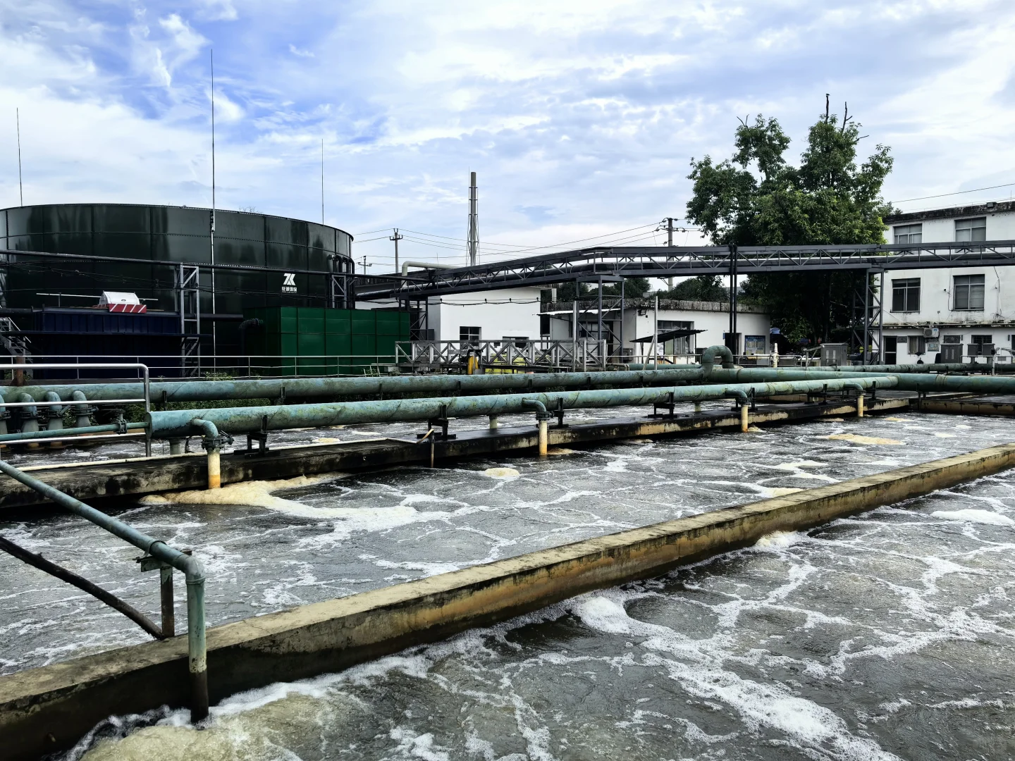 喷油废水破乳剂可以将水做清澈后循环使用