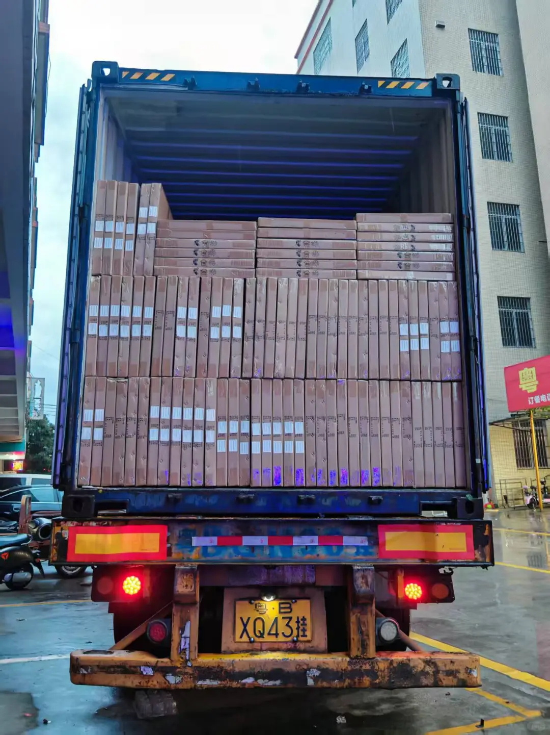 “Factory Direct Lighting灯饰出口爆单！