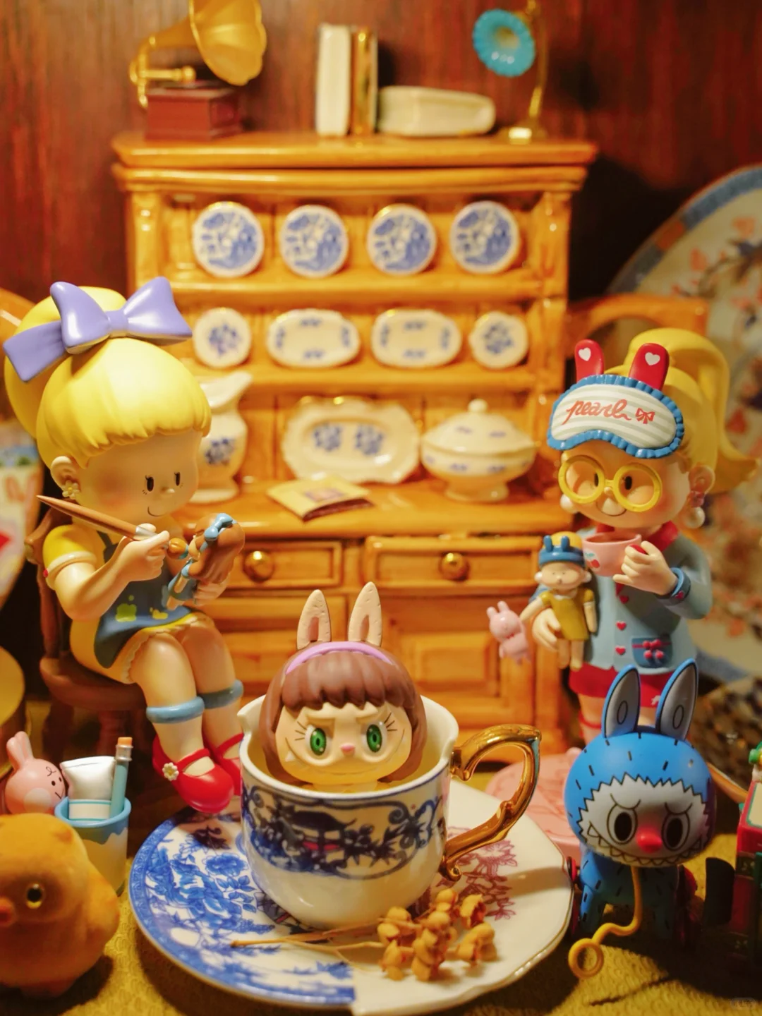 路过一家中古玩具店的柜子挪不开眼?