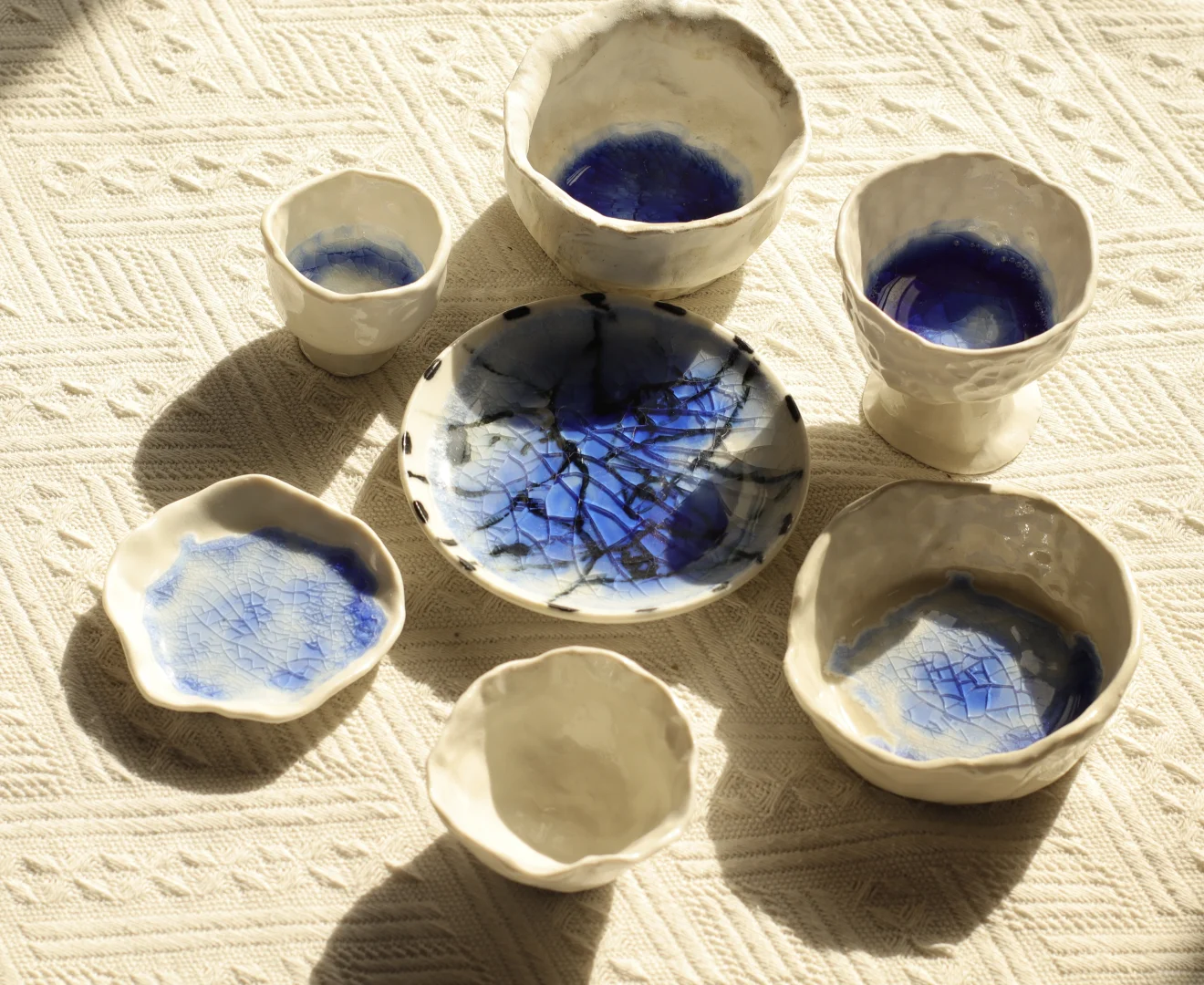 废弃玻璃瓶渣和陶瓷产生的化学反应