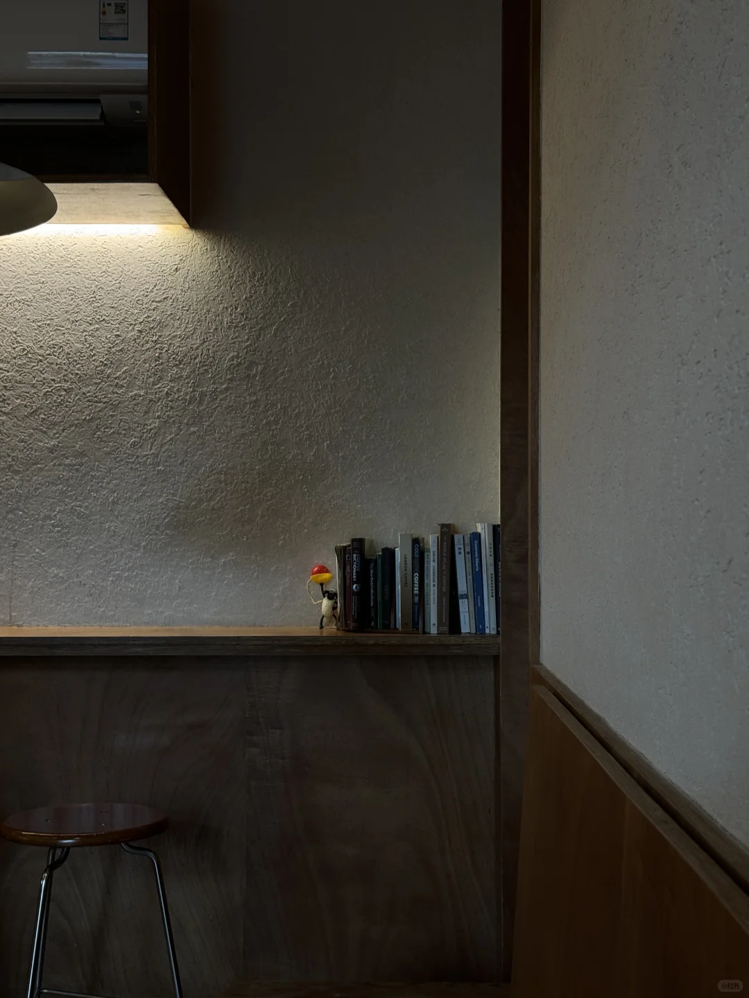 上海｜这家咖啡店的玻璃门太有设计感