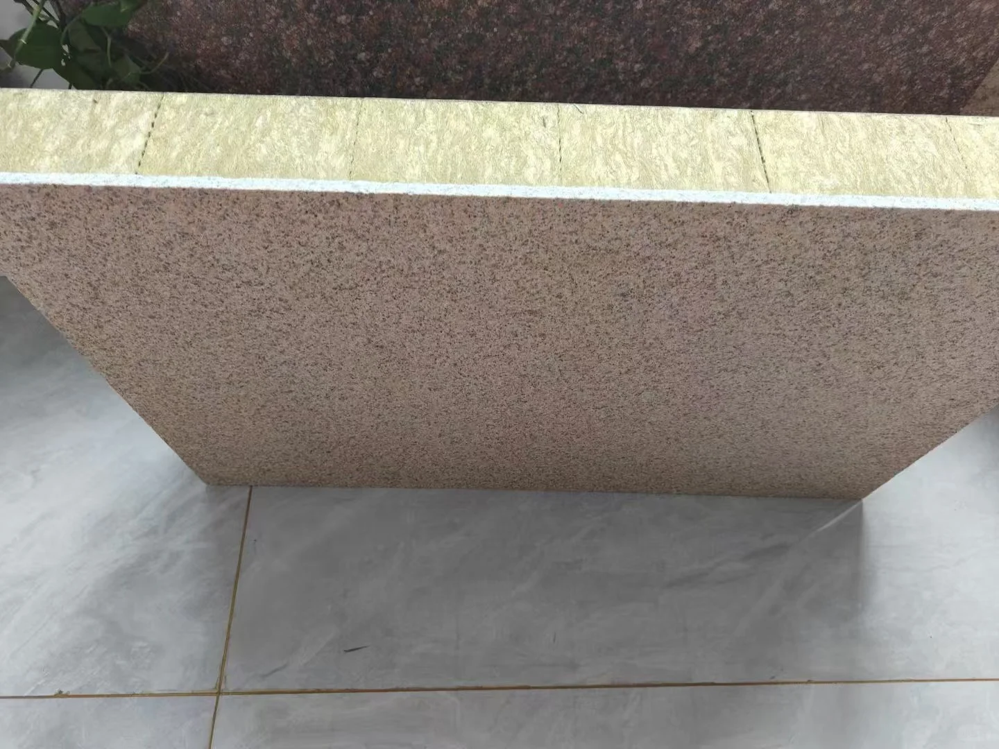 砂浆岩棉复合板：构建高效节能建筑的理想选