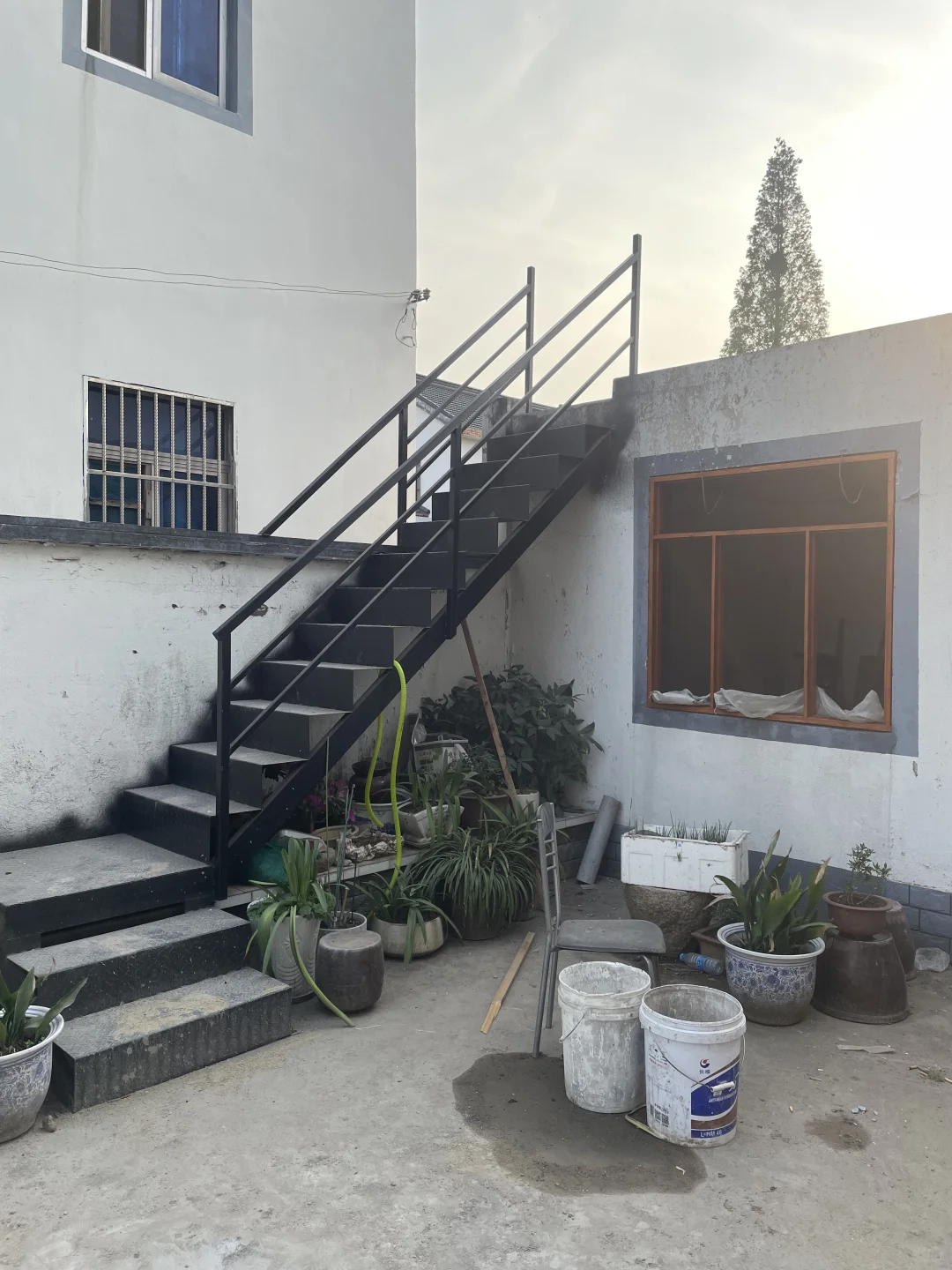 小院改造日记：露台防水卷材铺好