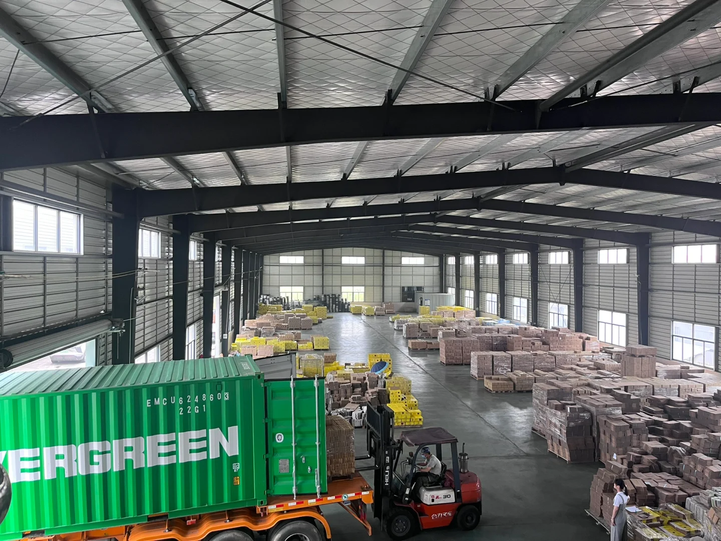 六月份的第三个柜 五金工厂生意渐渐好转