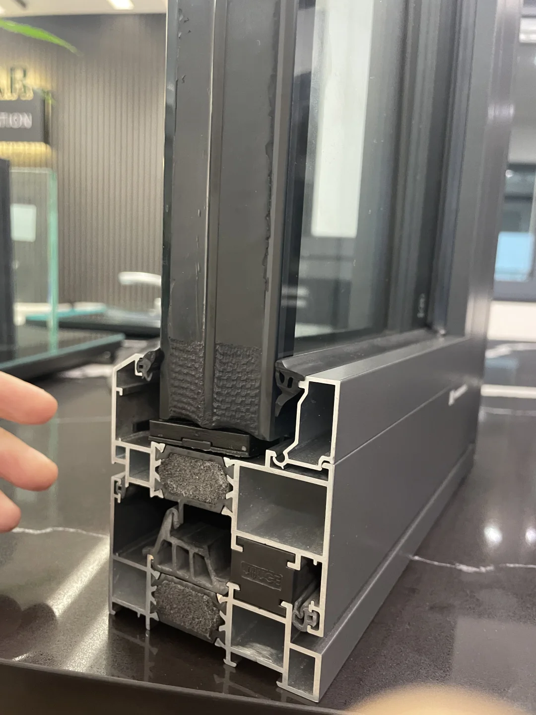 国内铝合金窗在加拿大还是挺能打的