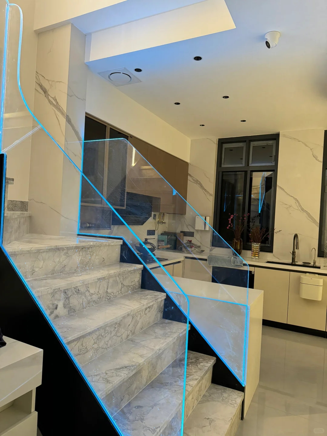 爸妈装的玻璃走廊