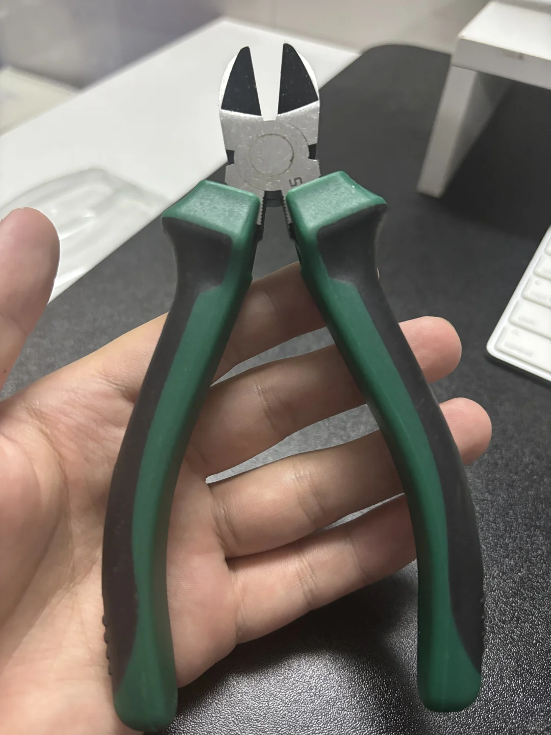 开箱世达斜嘴钳 70202A