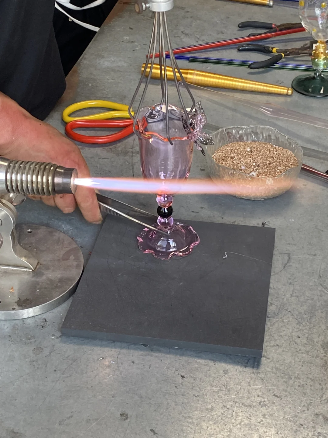 在景德镇，烧玻璃