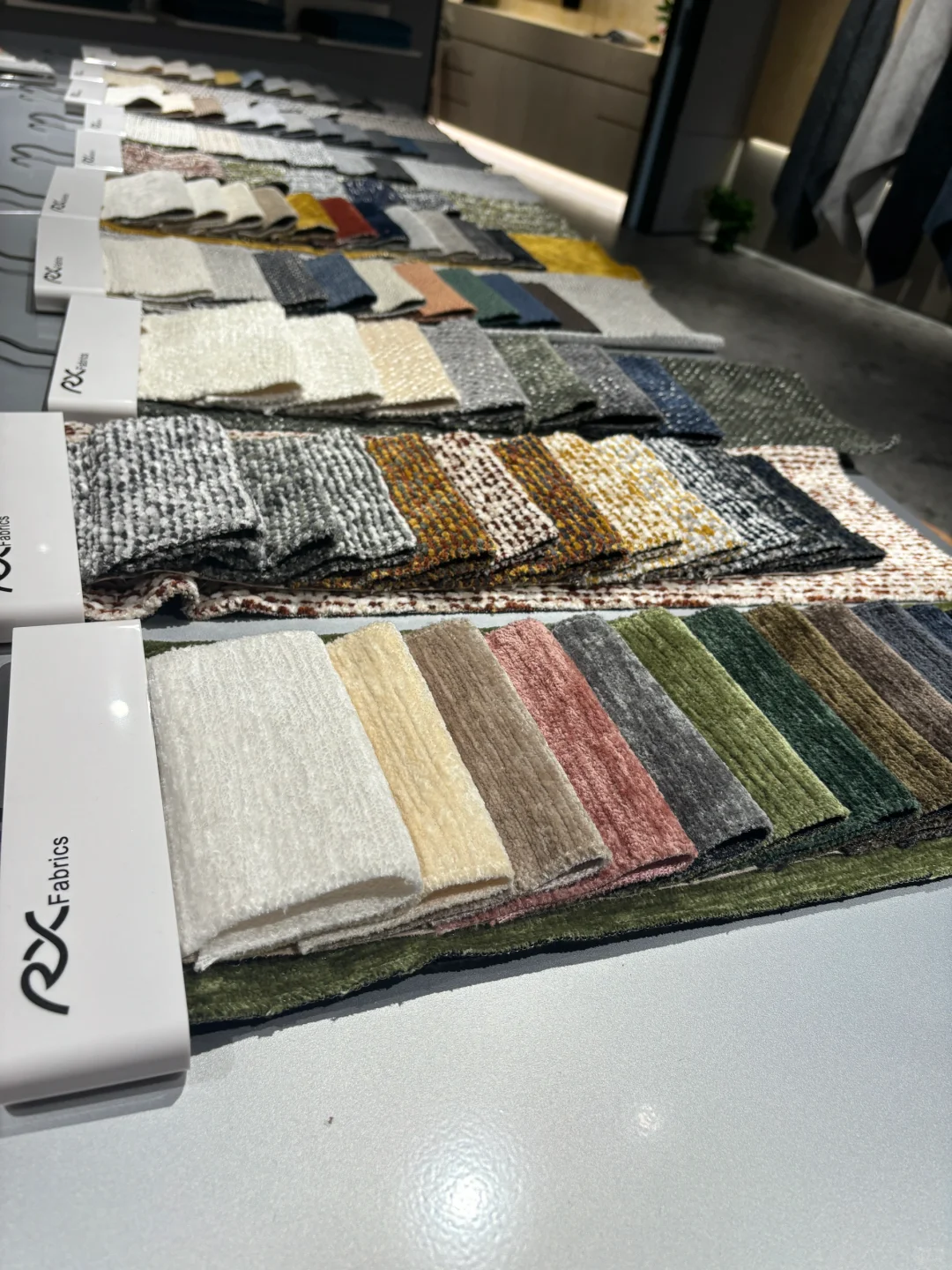 布艺沙发面料大揭秘:哪种最适合你?