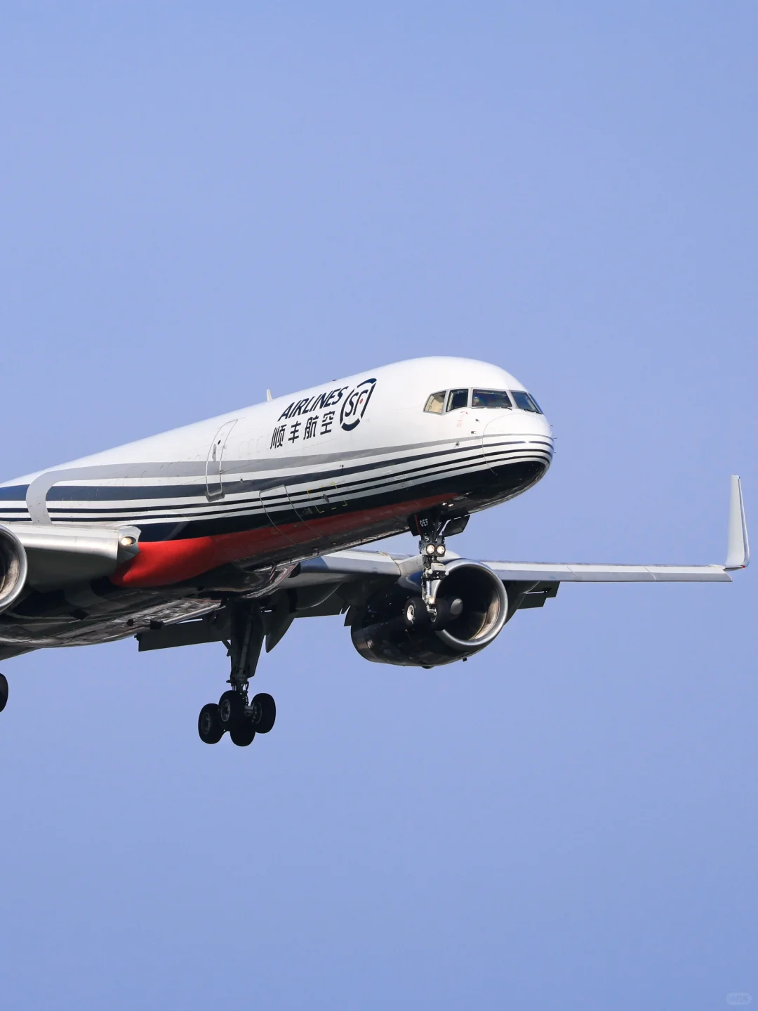 同一天的顺丰航空747和757，暴雨前后