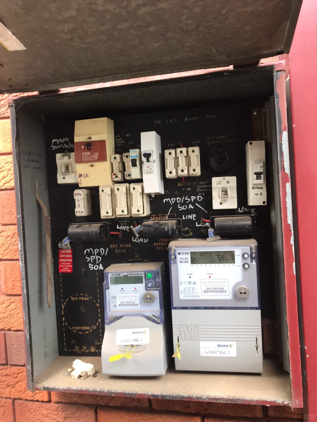 Blacktown 灯短路故障解决