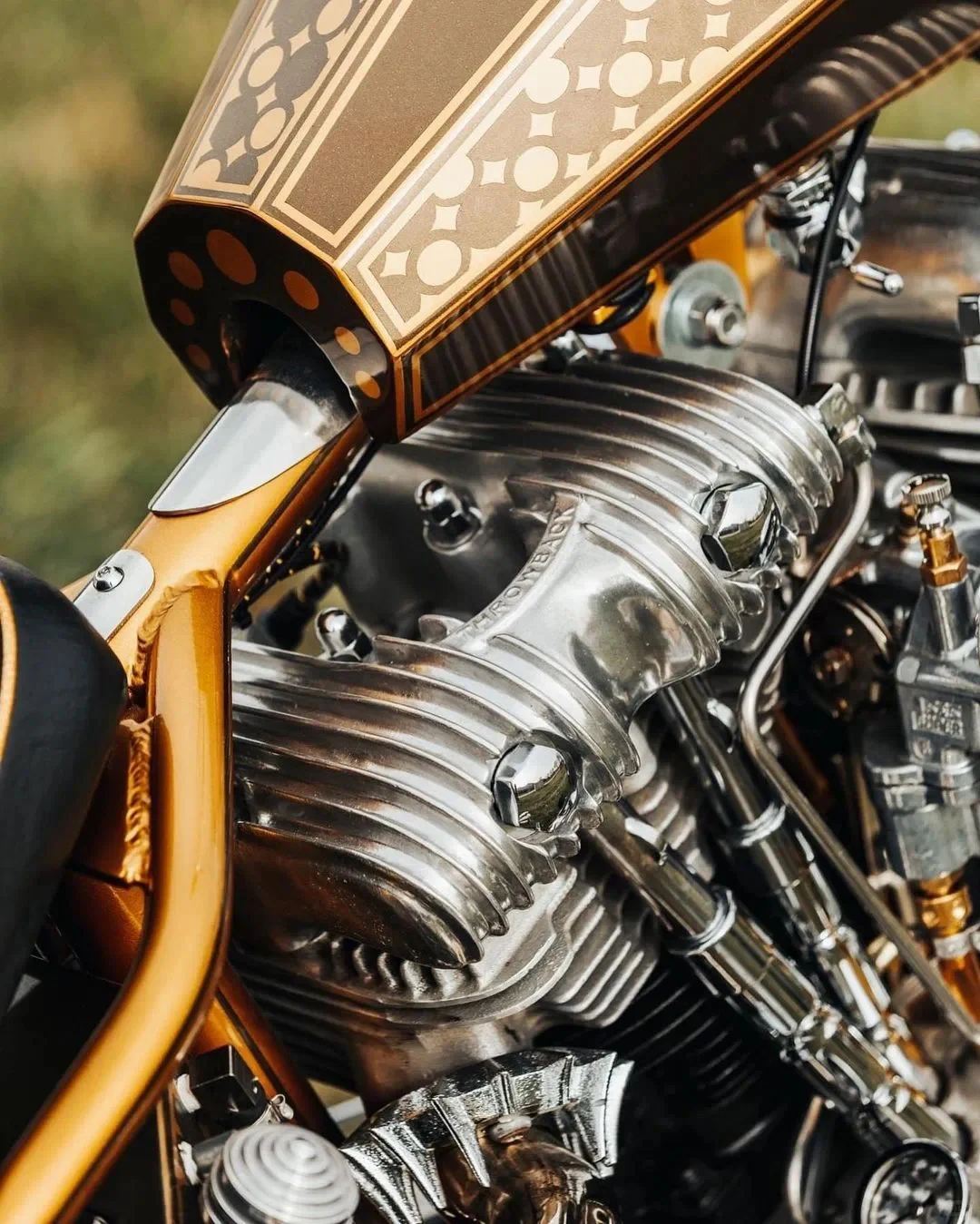 据说纯爷们都喜欢大马力发动机