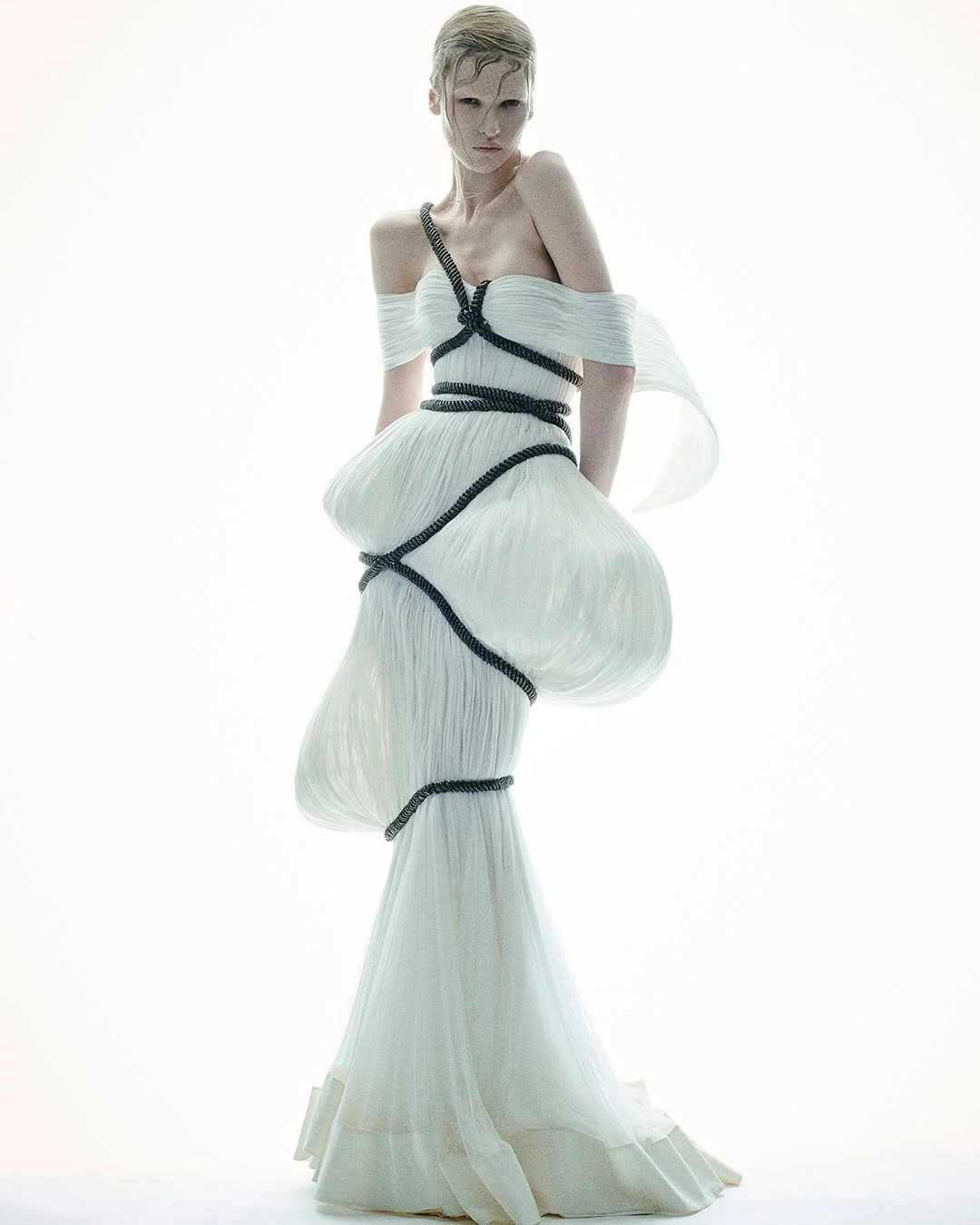 绳束与白褶 ，JPG 这套高定太美了 ?