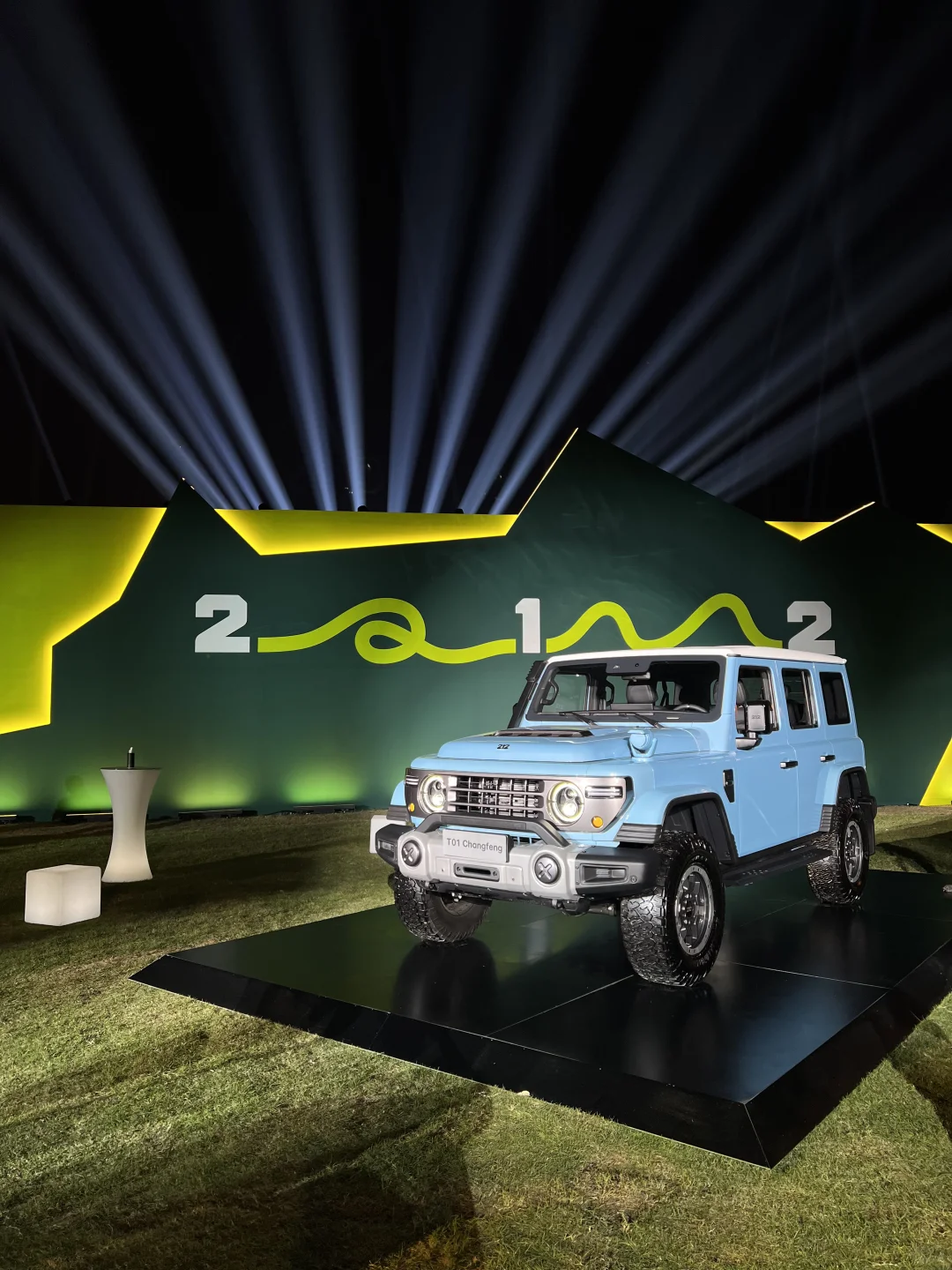 212阿联酋全球首发?