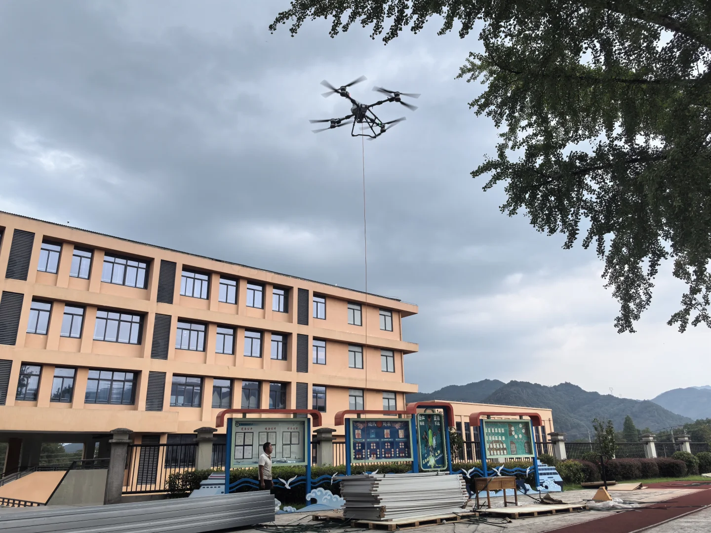 无人机低空运输吊装