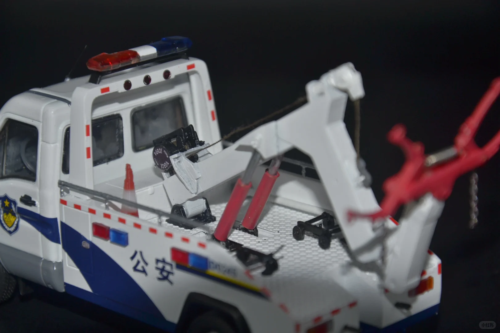 汽车模型情怀收藏-依维柯警用清障车