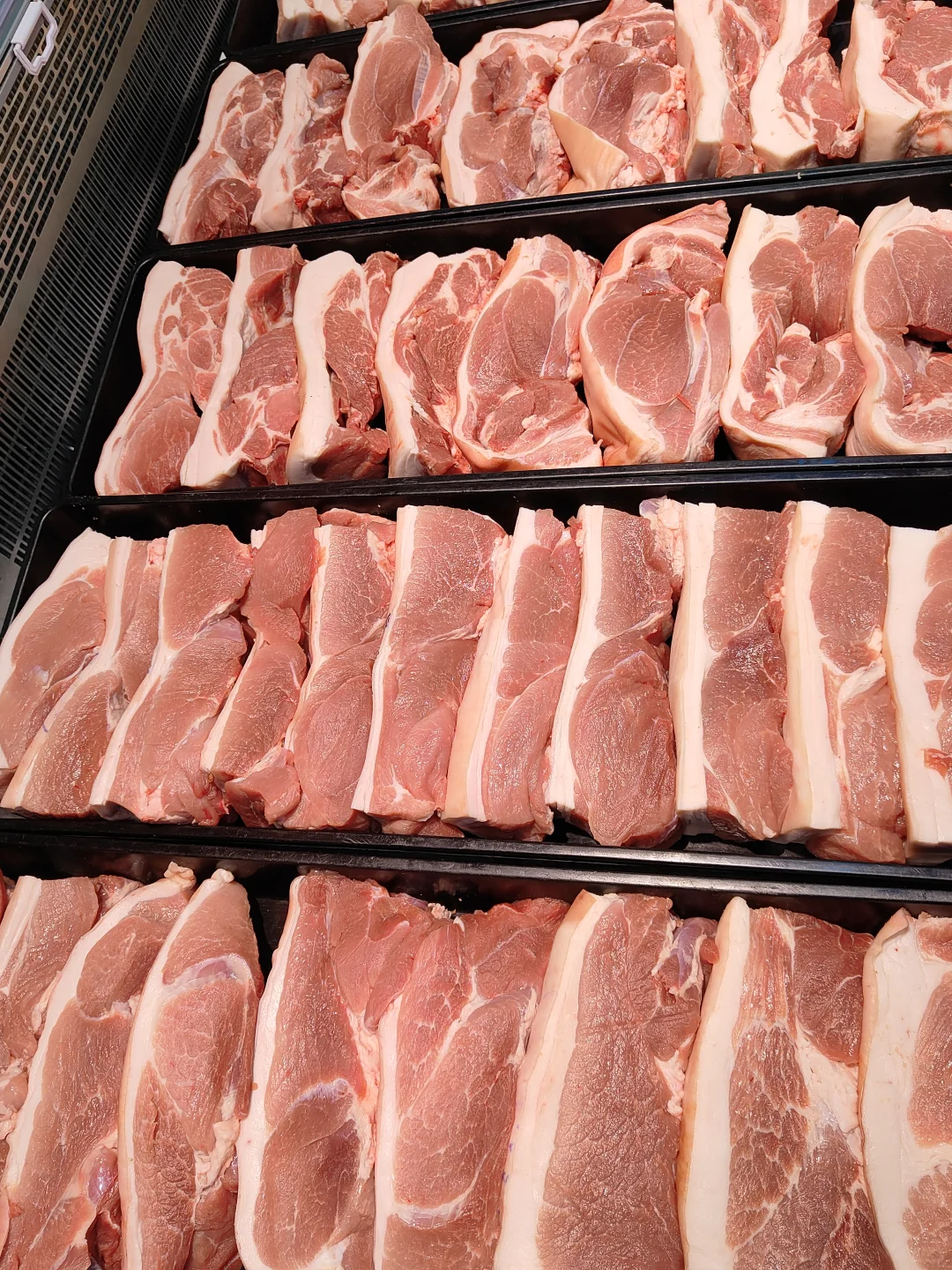 这肉瞅着真不错！感觉煎着吃嘎嘎香