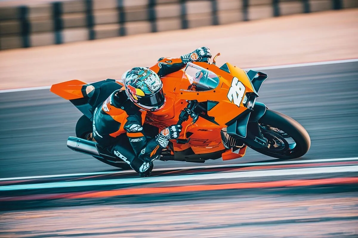 ✴️KTM 终于官宣全新 2026 KTM 990 RC R