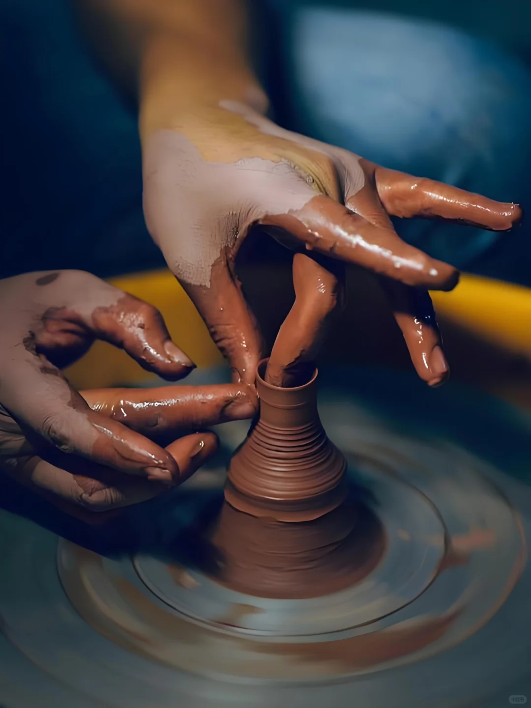 什么是手拉坯成型？