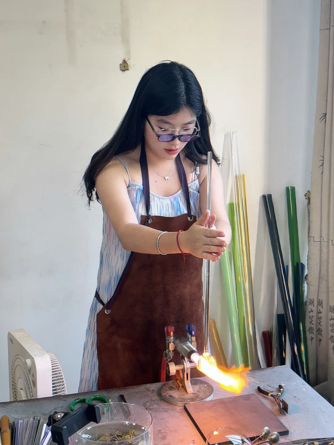 在景德镇，烧玻璃