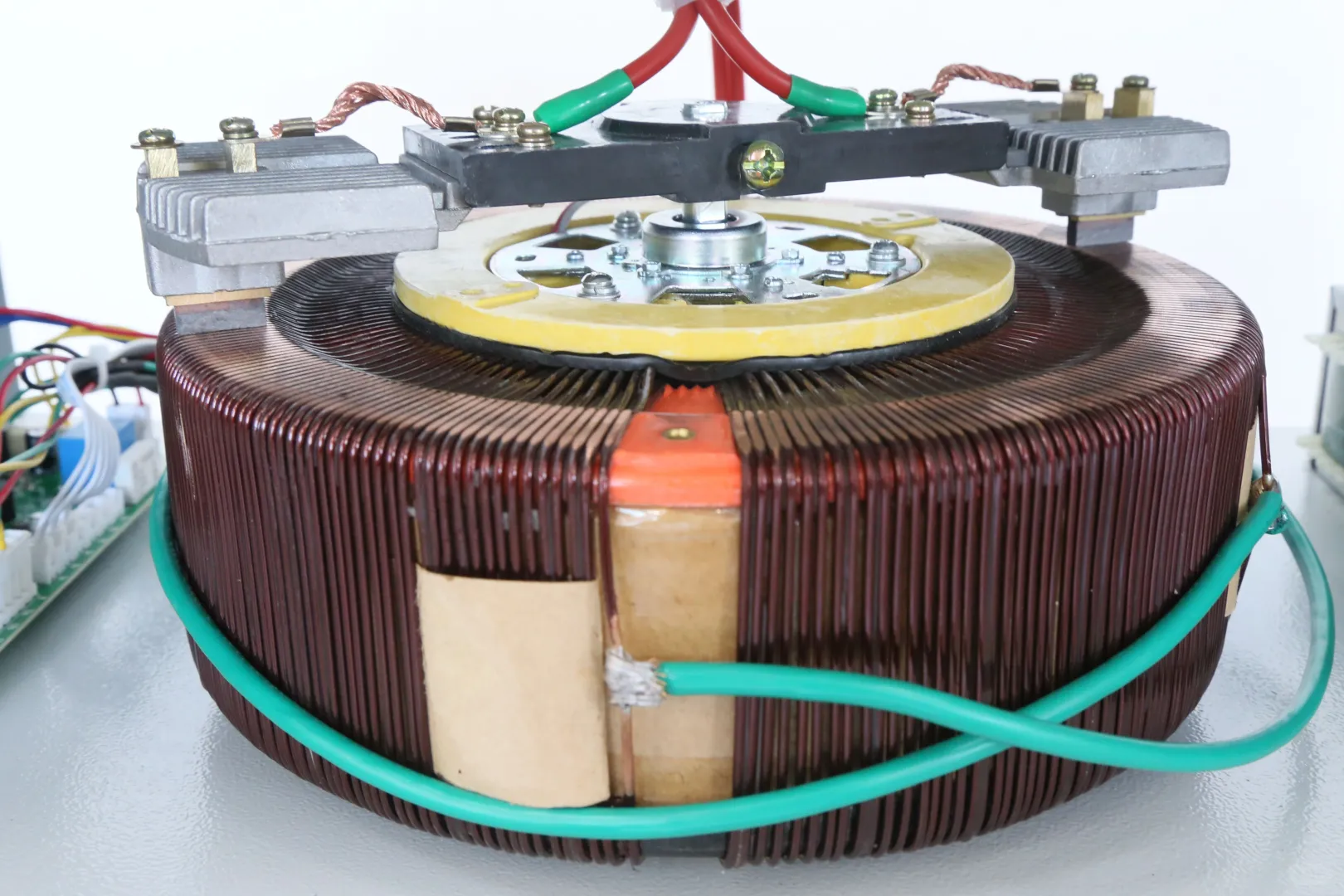 稳压器呲呲的原因有哪些？