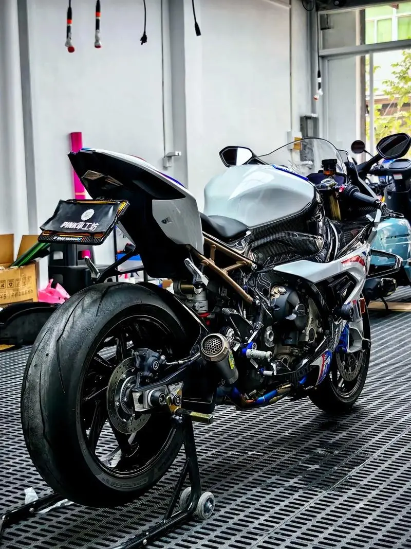 激情与速度的结合宝马S1000RR