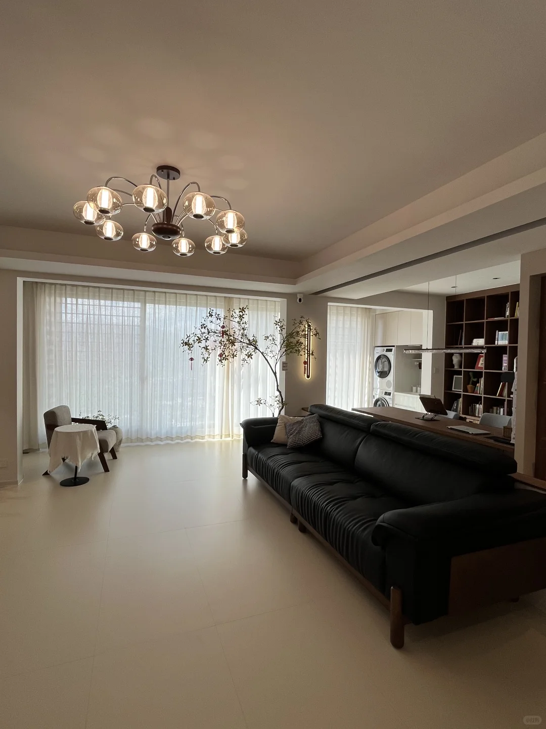 空间放大术,一半客厅一半书房