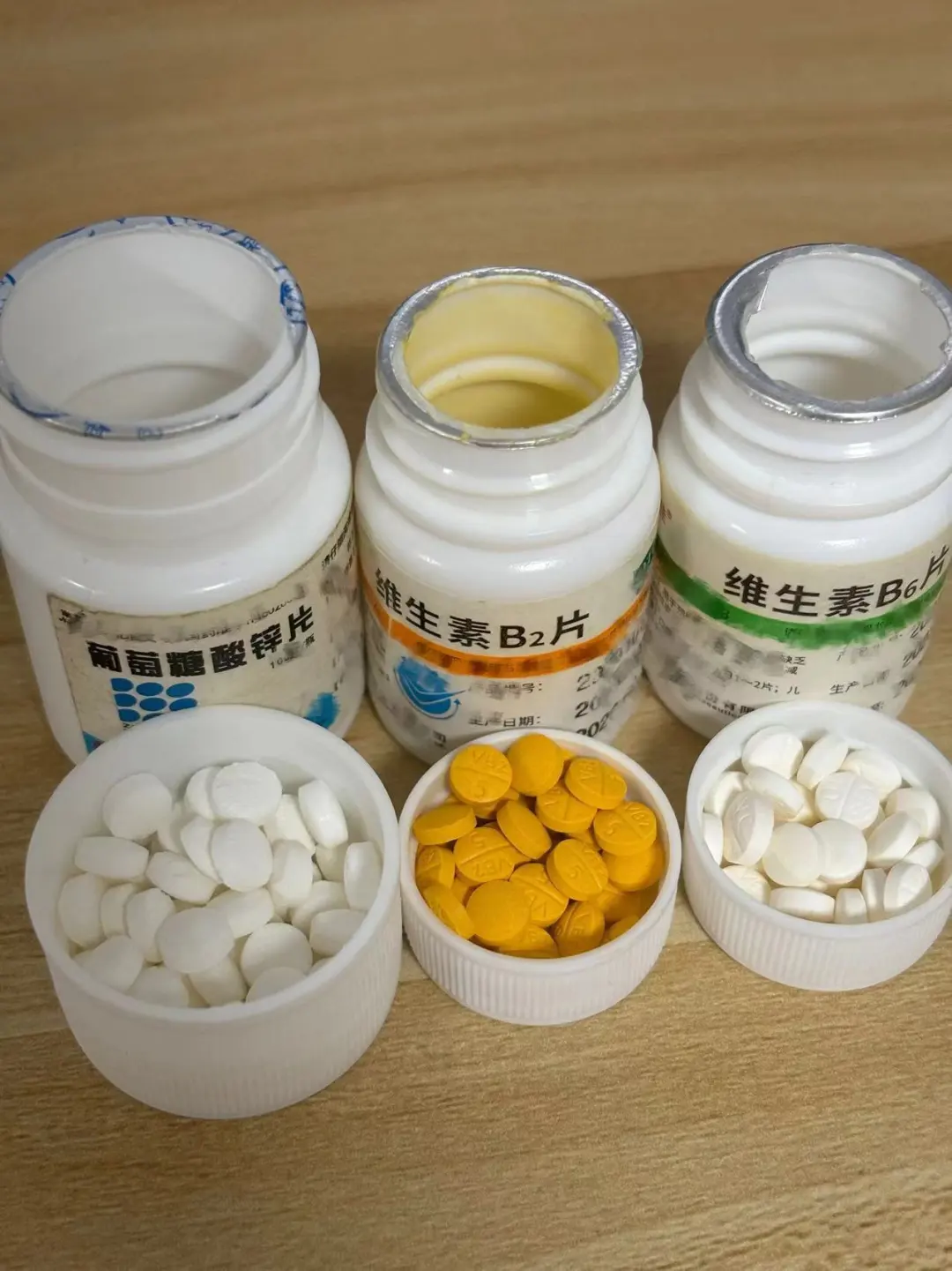 掉头发长期吃维生素的代价就是...