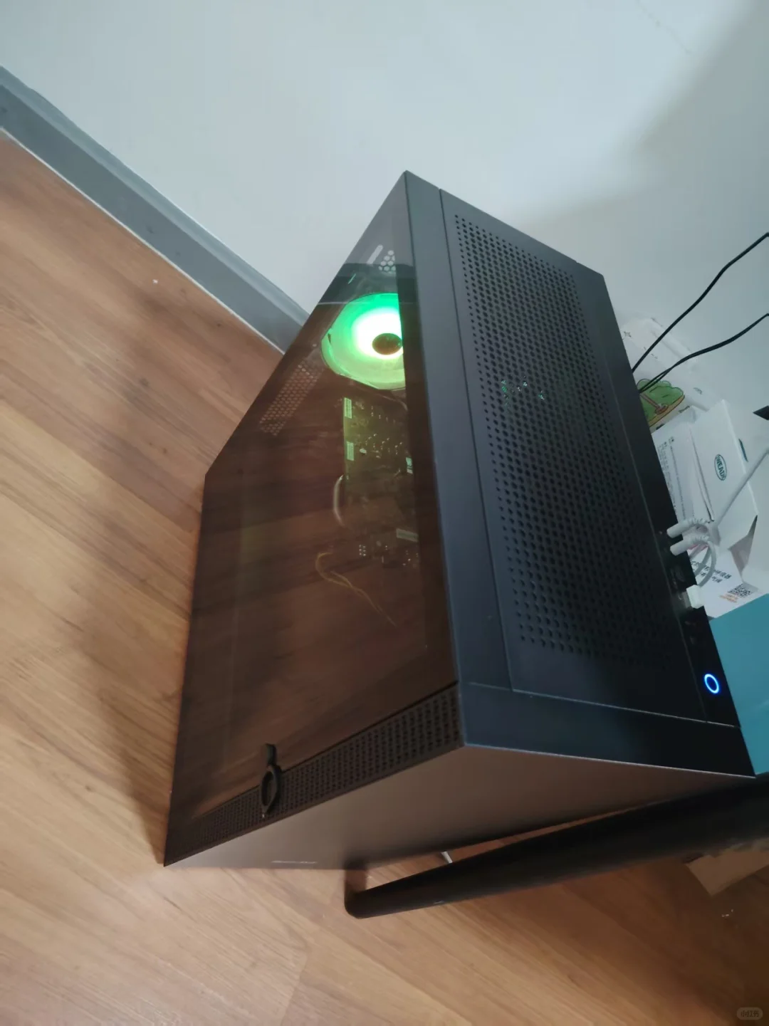 出售个人闲置台式机➕显示器 加一起400米