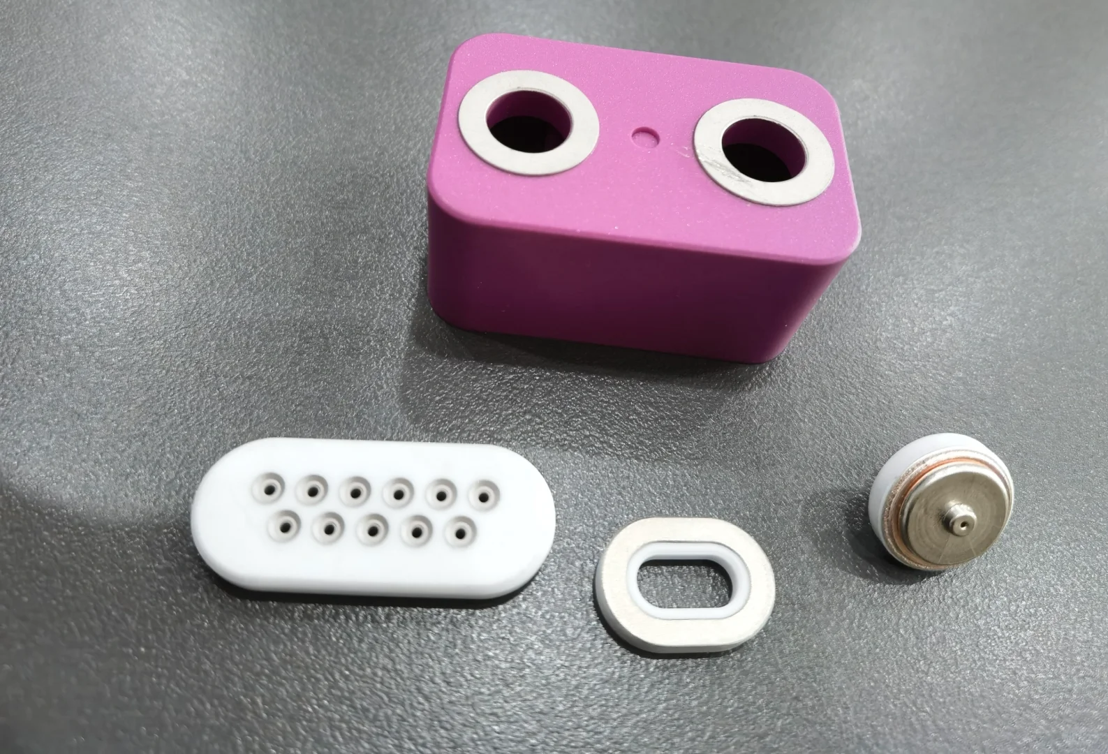 你是哪个行业的？我先说:我做特种陶瓷的。