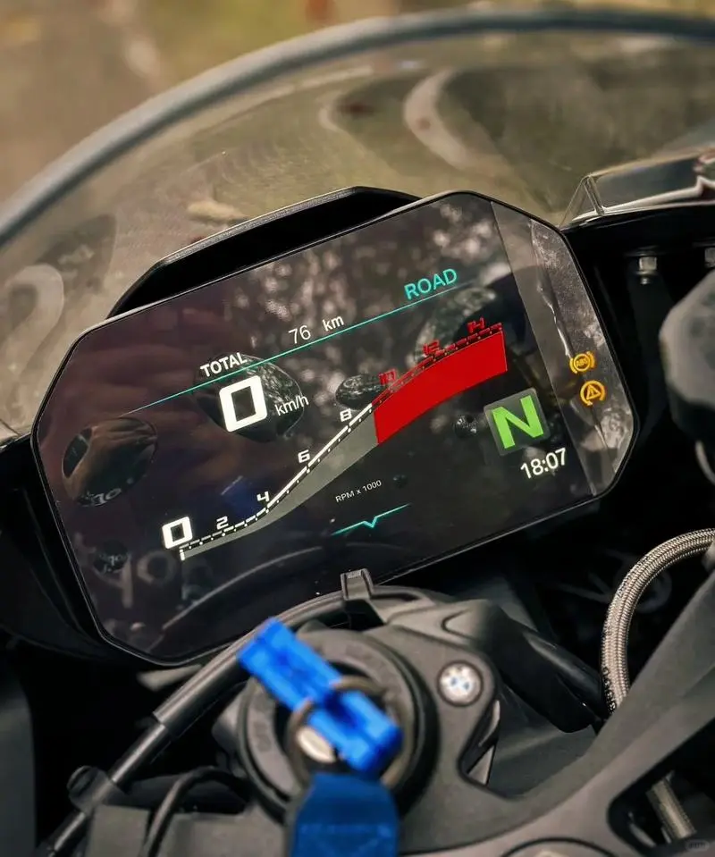 激情与速度的结合宝马S1000RR