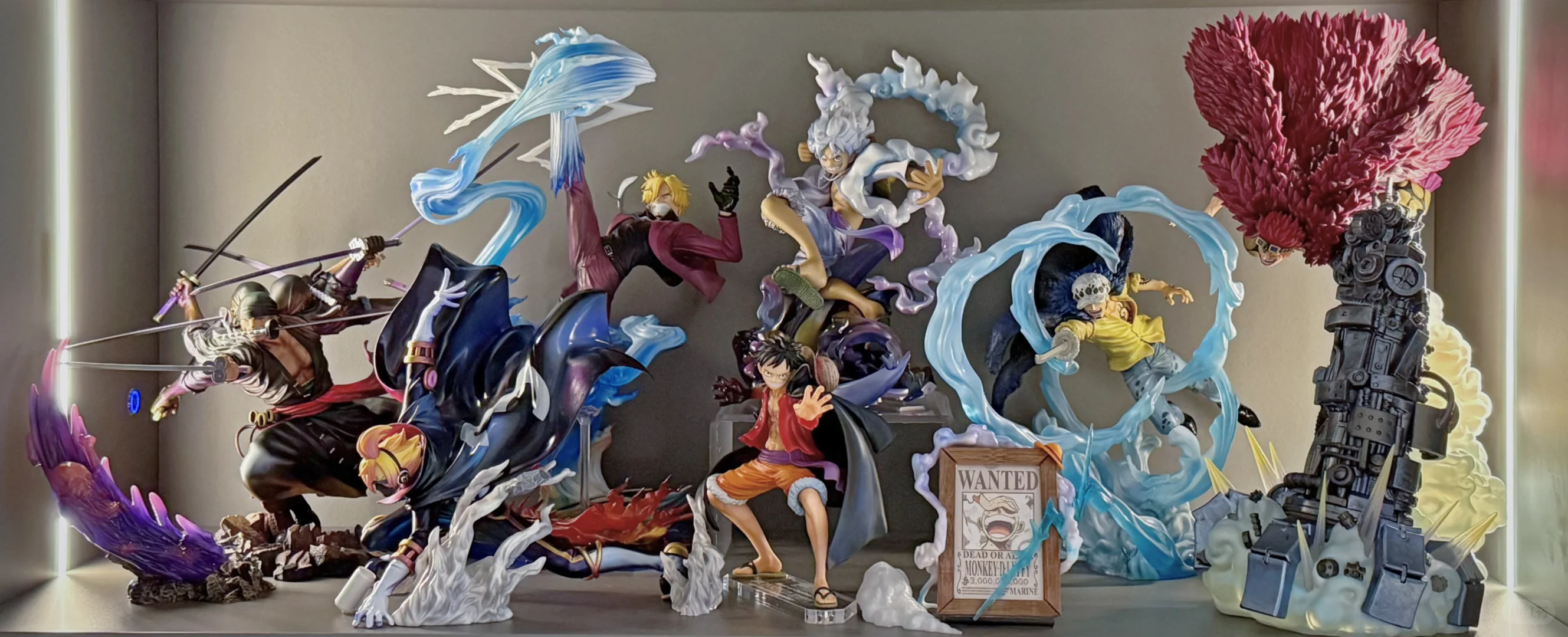 我的海贼王手办收藏（客厅柜）持续更新中……