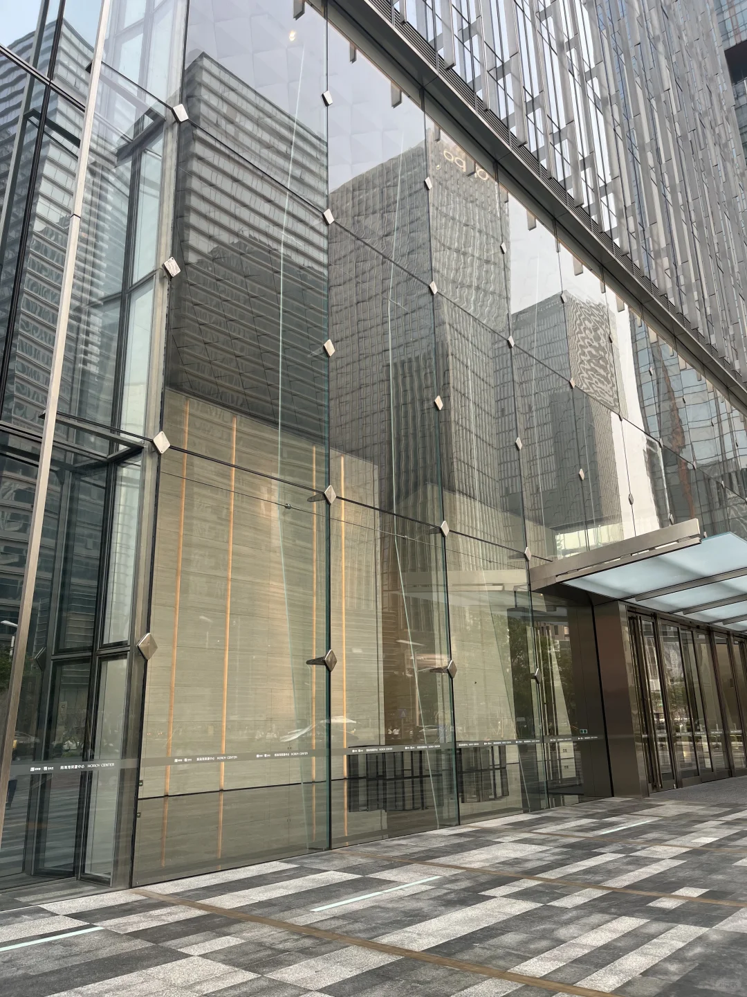 玻璃幕墙超白高透（无LOW-E）的“执念”