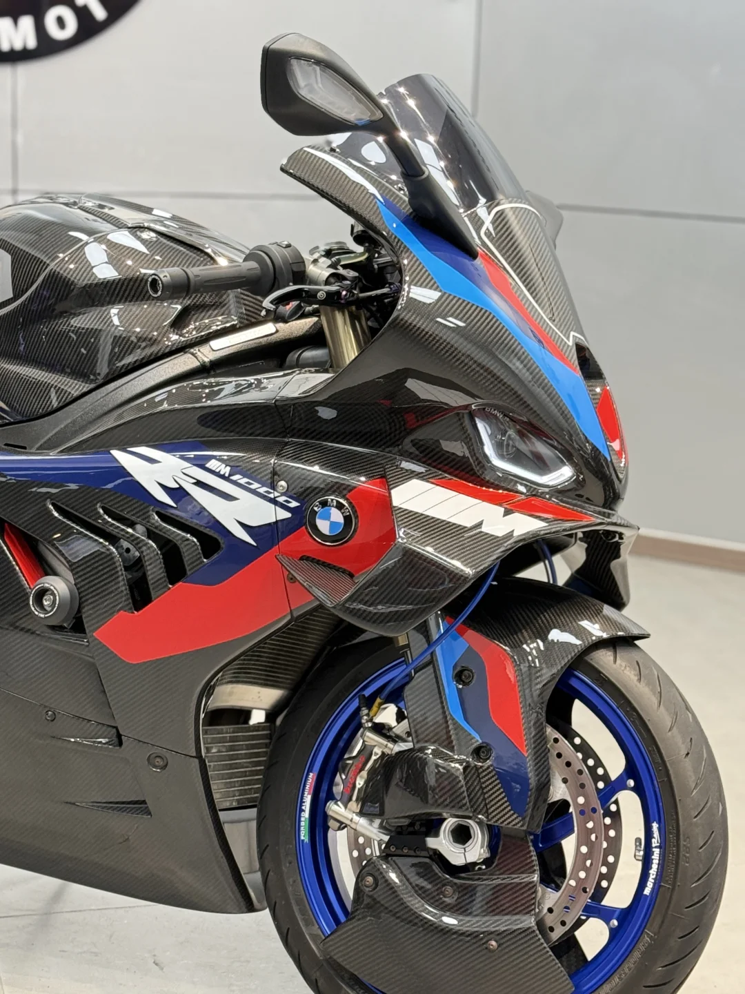 24年一首S1000RR满改雷霆套件 你的白月光?