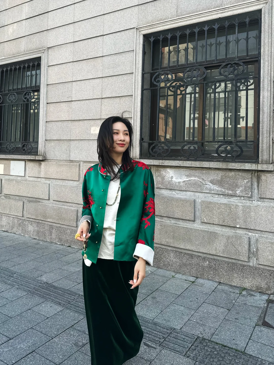 袅娜青烟醉红尘，万籁俱寂梦不醒。