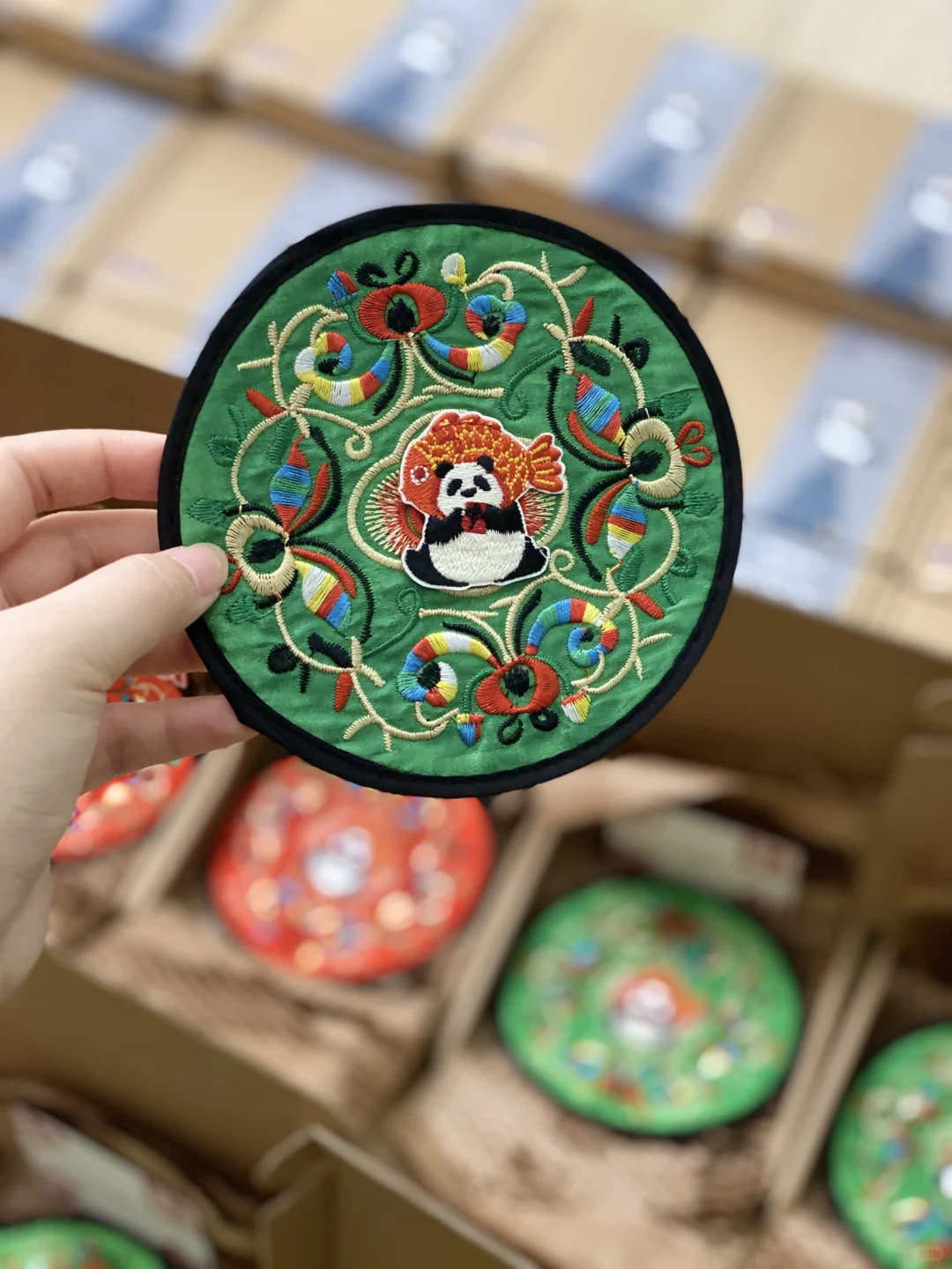 广交会展位摆这些引来一波又一波老外围观