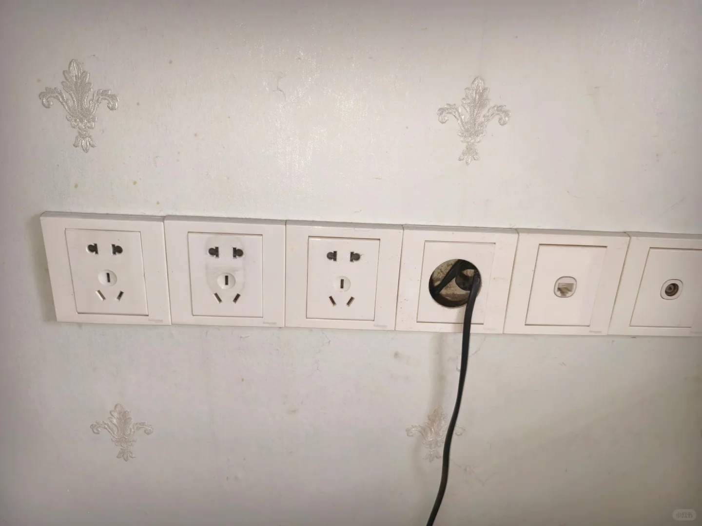 南京电工上门维修,快速响应,服务至上!