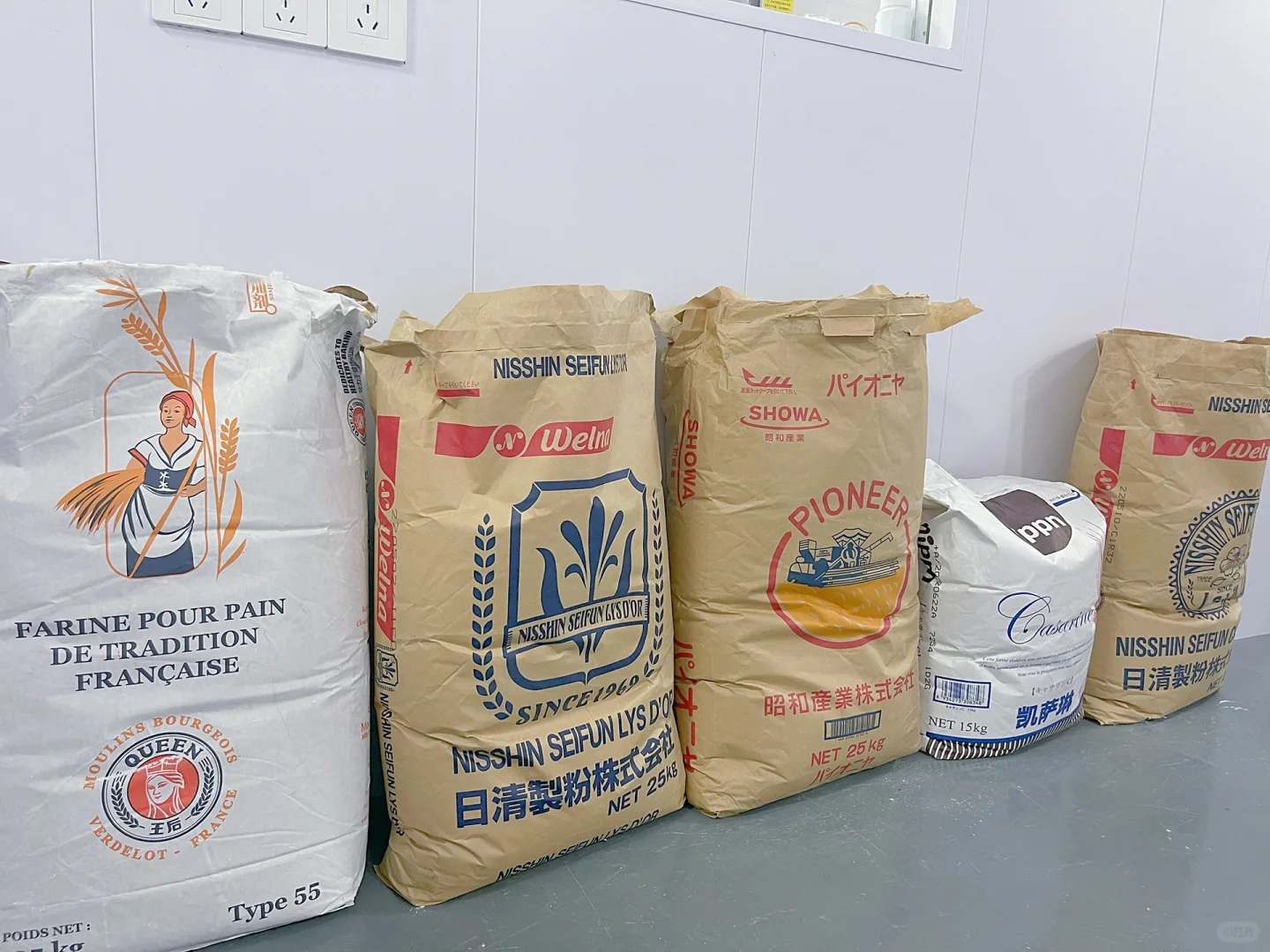 在启东十年烘焙经验 拥有200平中央厨房