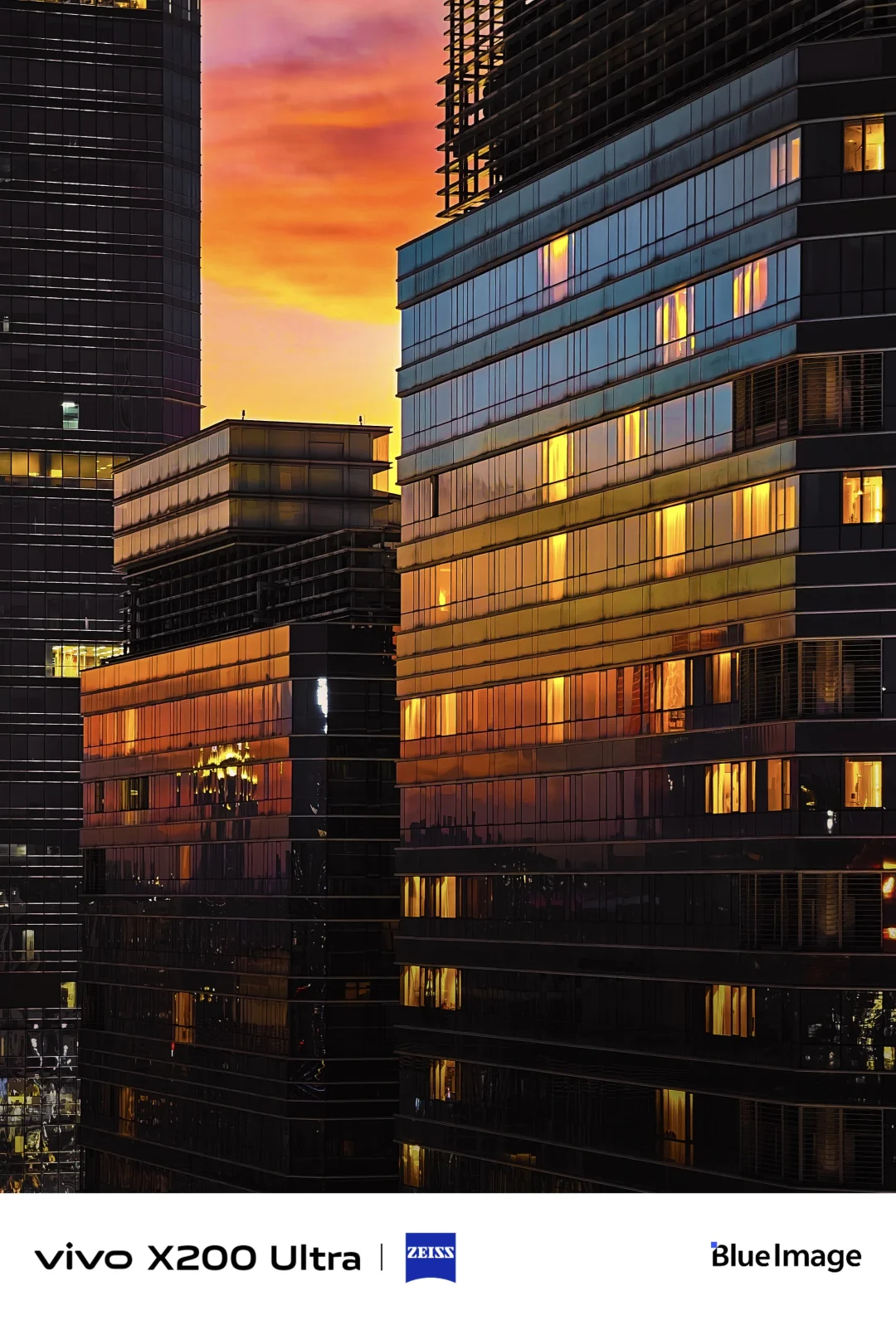 玻璃幕墙上的晚霞?让人沉醉其中